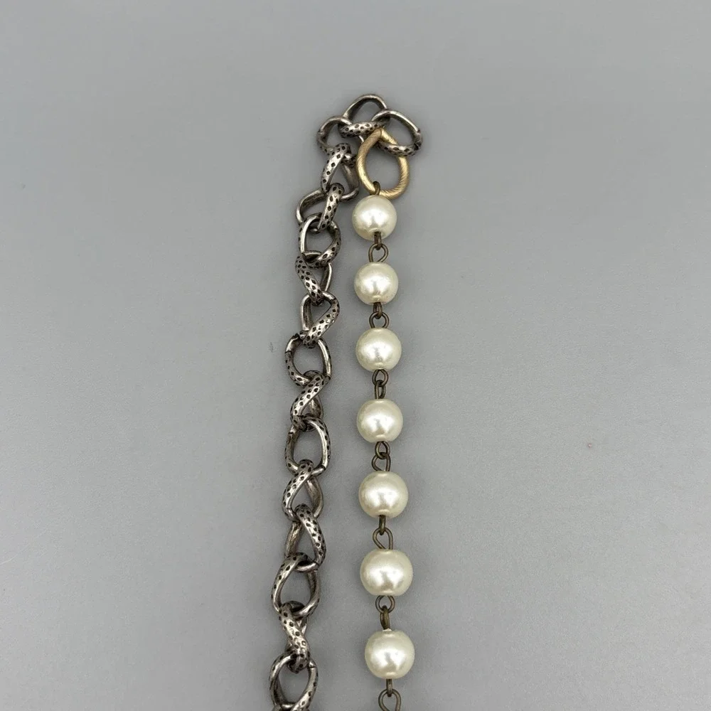 Vintage Faux Pearl Ornate‎ Statement Necklace Medallion Y2K Ornate Silver tone